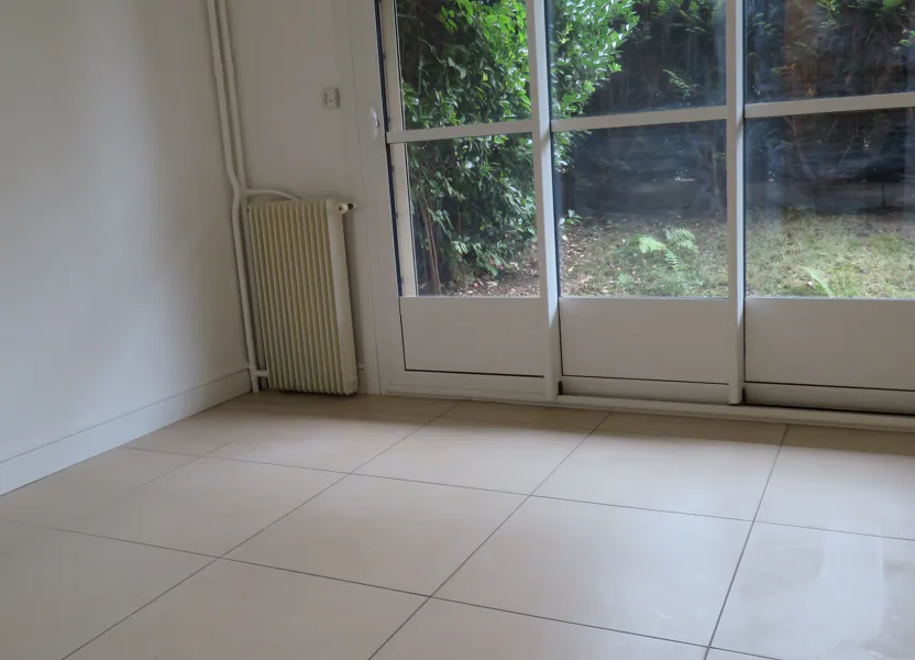 Flat Rue Jeanne d'Arc in Sèvres