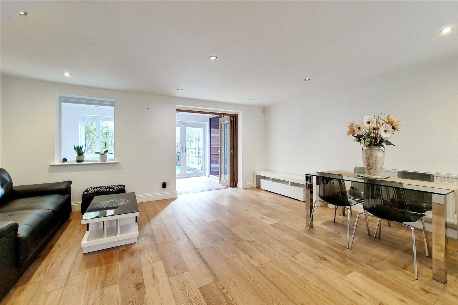 House Telegraph Place in Greater London