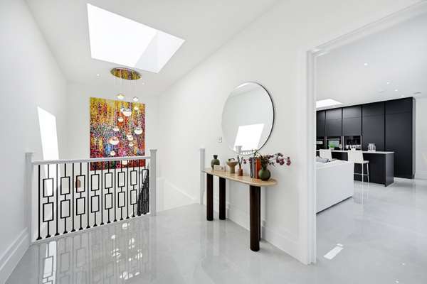 House Rosemont Road in Greater London