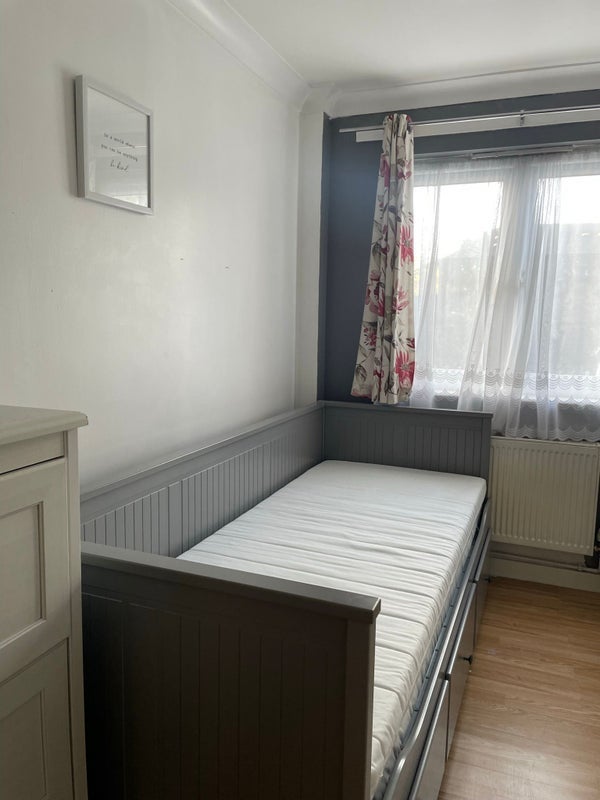 Room Parchmore Road in Greater London
