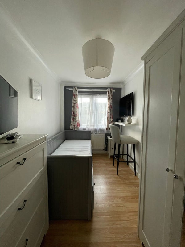 Room Parchmore Road in Greater London