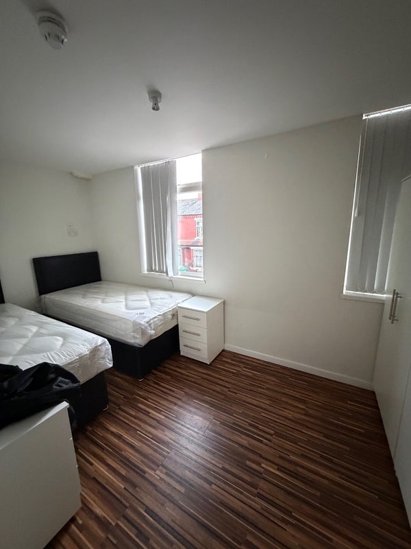 Room Deramore Street in Manchester