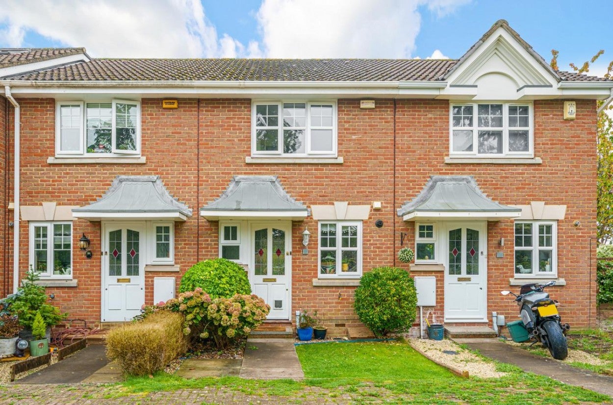 House Picton Close in Surrey Heath