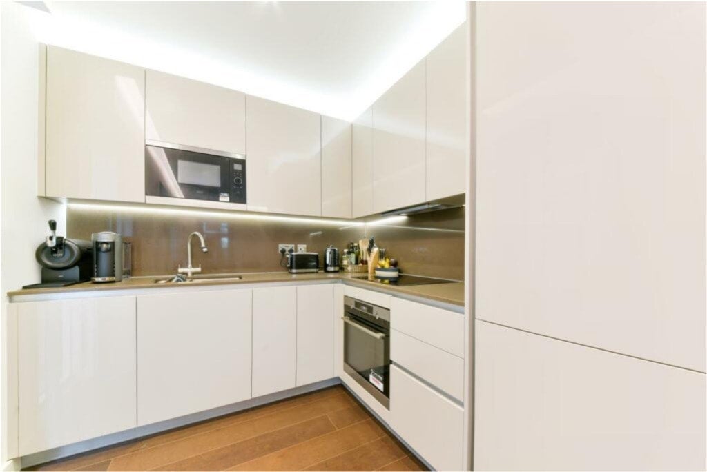 Flat Malthouse Road in Greater London
