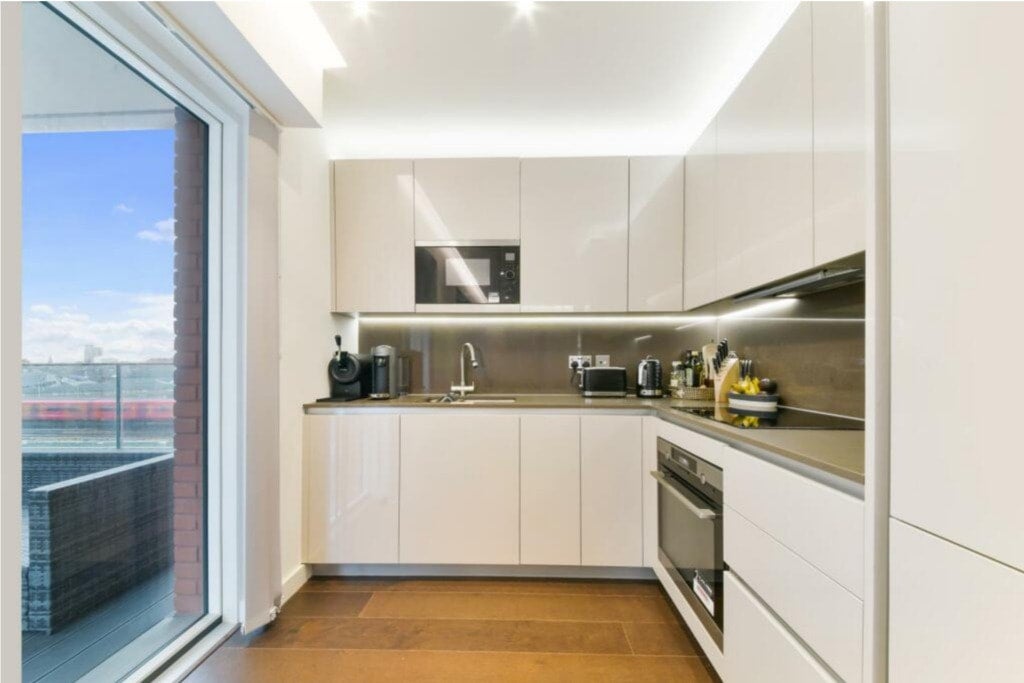 Flat Malthouse Road in Greater London