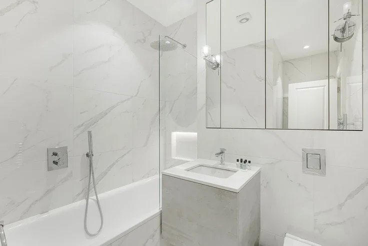 Flat Collingham Road in Greater London