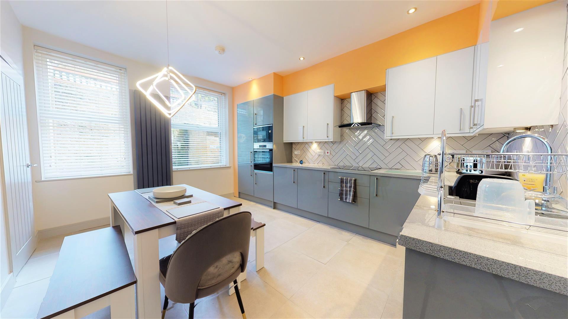Room Marton Heights in Calderdale