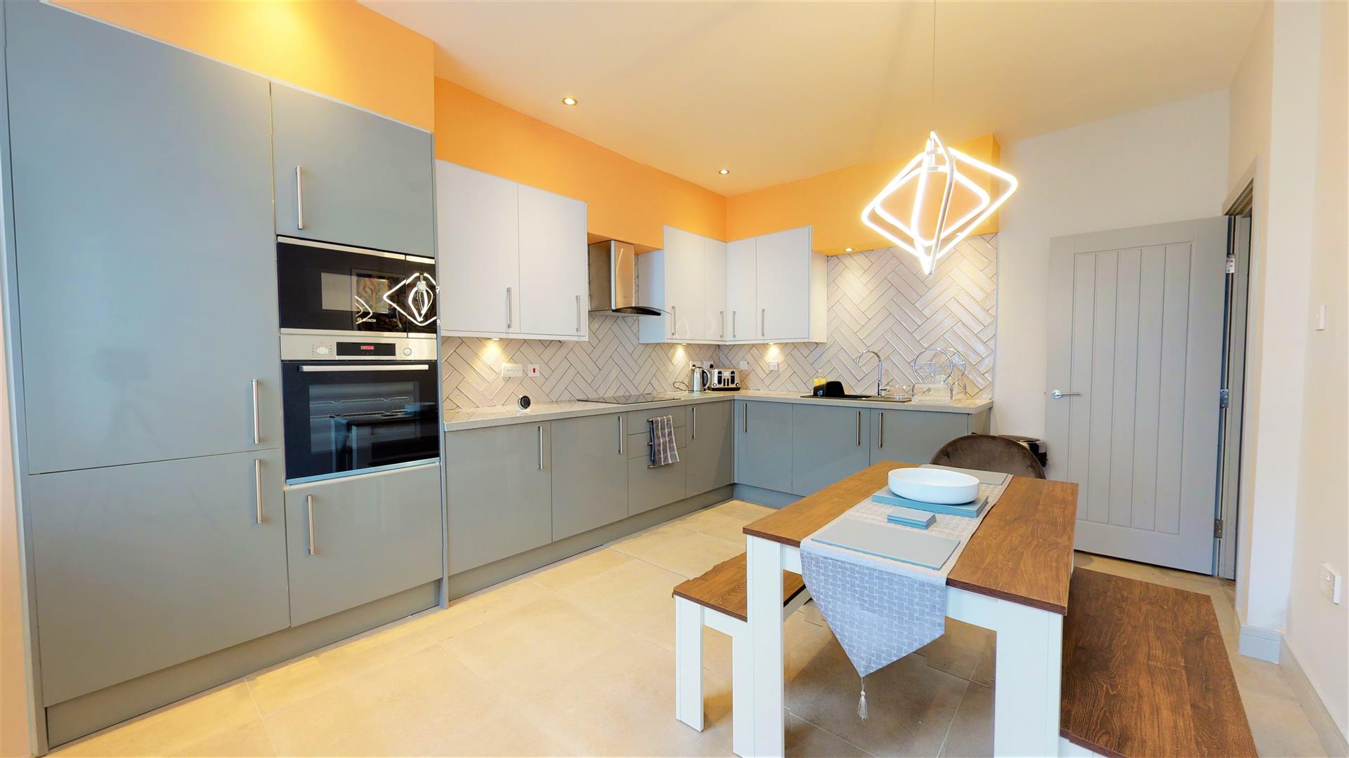 Room Marton Heights in Calderdale