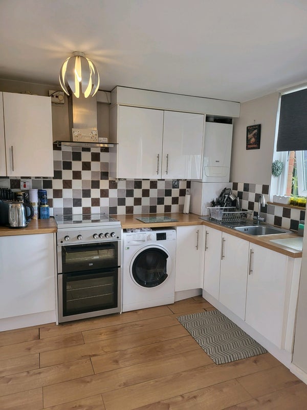 Room Blenheim Road in Maidenhead