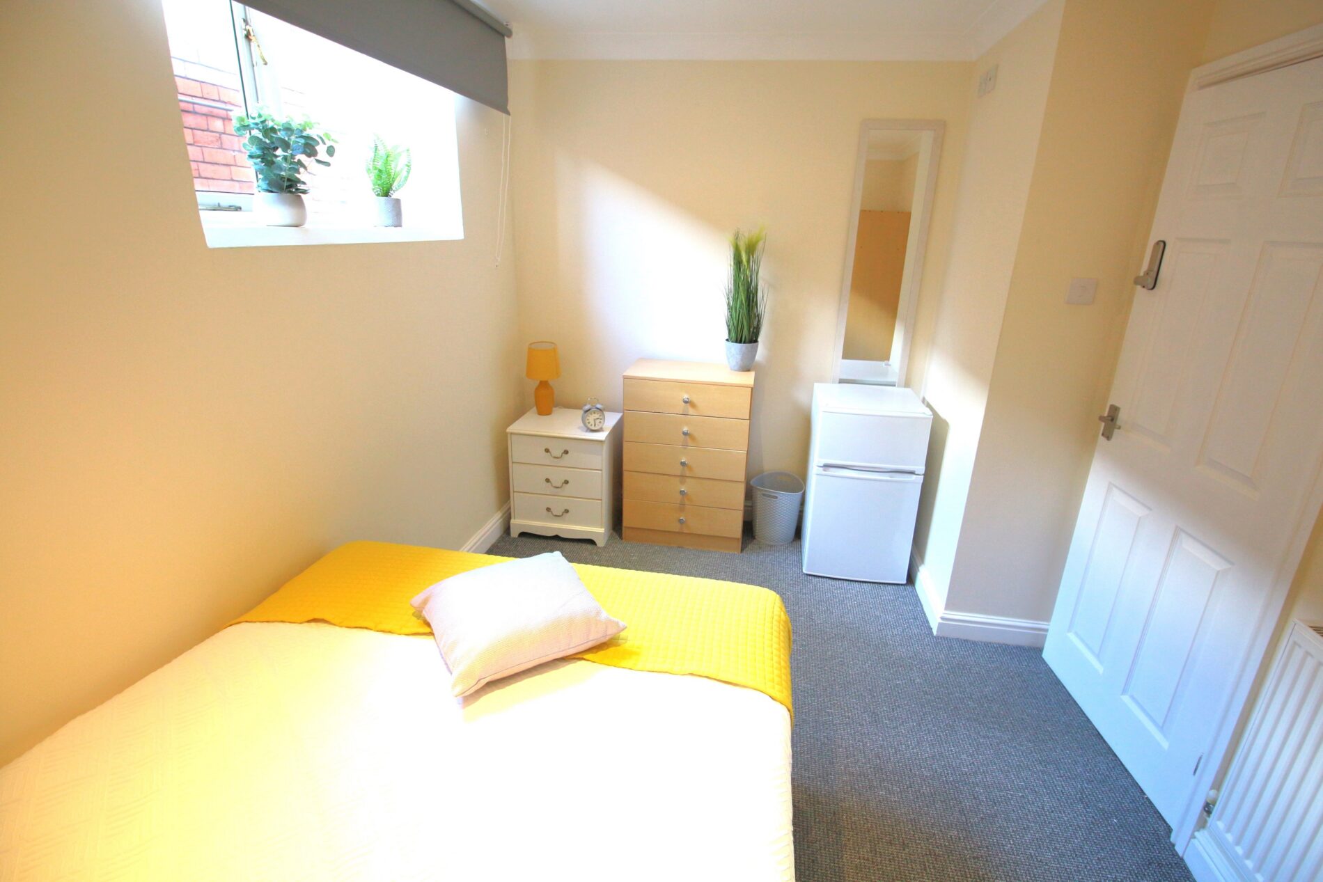 Room Winn Street in Lincoln