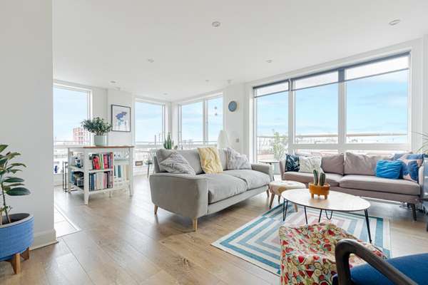 Flat Hertford Road in Greater London