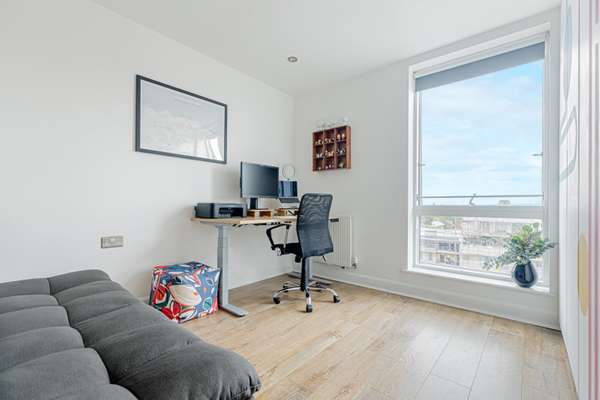 Flat Hertford Road in Greater London