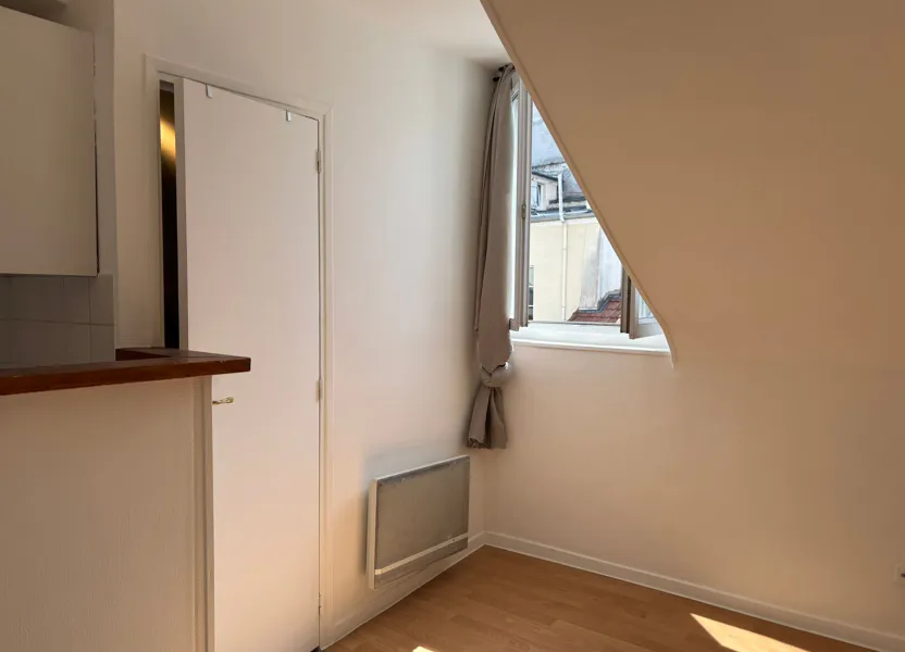 Appartement Cour Saint-Joseph à Paris