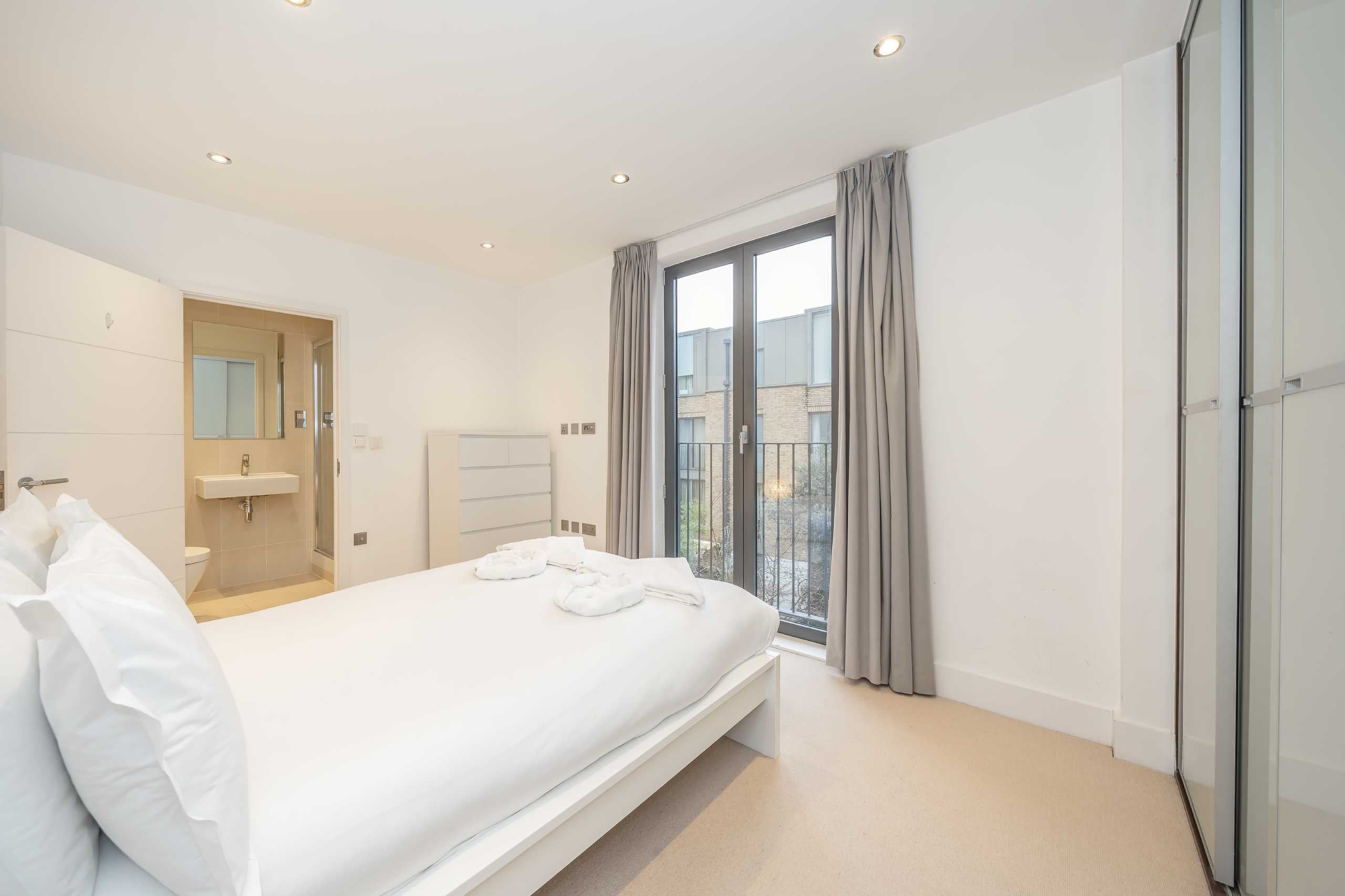 Flat Faraday Road in Greater London