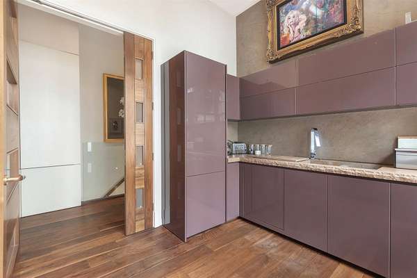 Flat Leinster Gardens in City of Westminster
