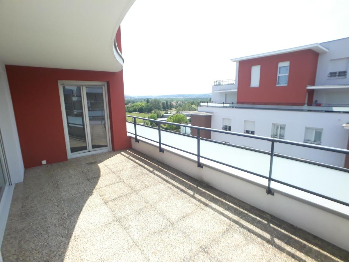 Flat Rue Spartacus in L'Isle-d'Abeau