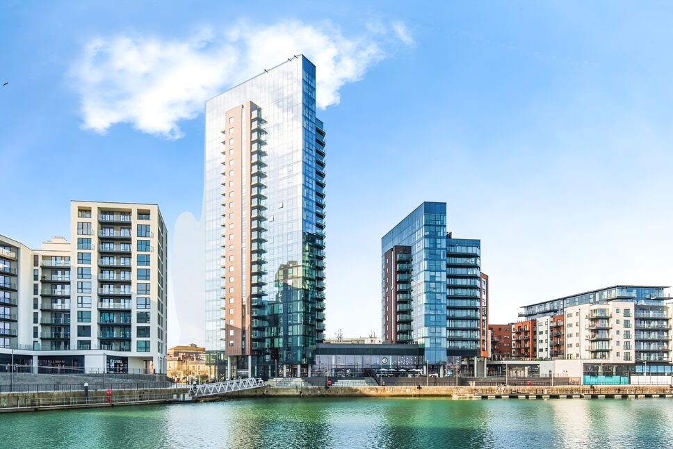 Flat Ocean Way in Southampton