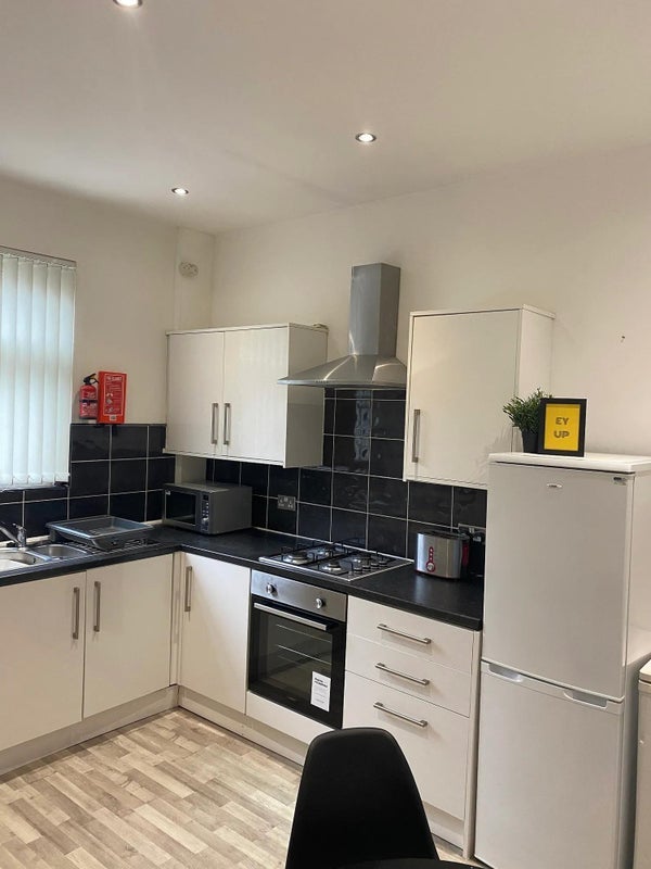Room Priestley Street in Sheffield