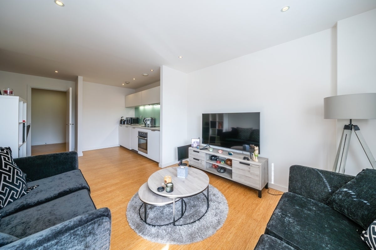 Flat Grafton Square in Greater London