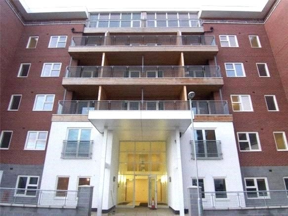 Flat Dyche Street in Manchester