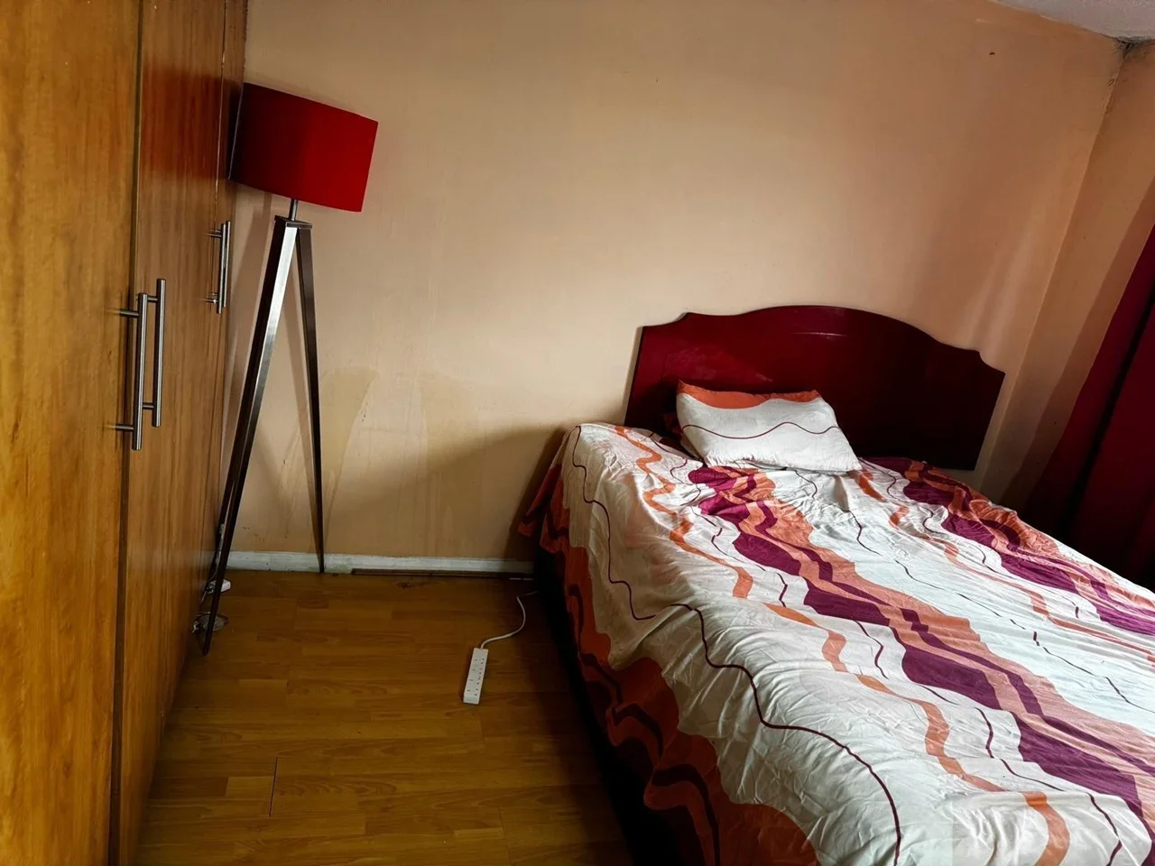 Room Collapit Close in Greater London