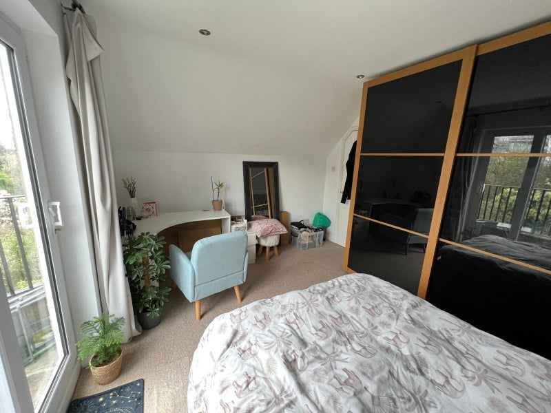 Room Gordon Road in Greater London