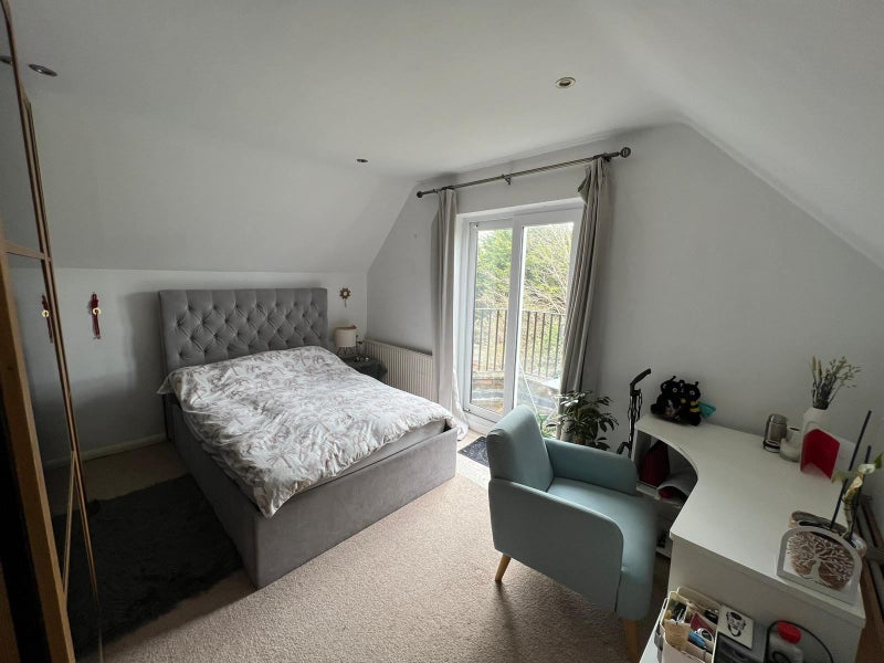 Room Gordon Road in Greater London