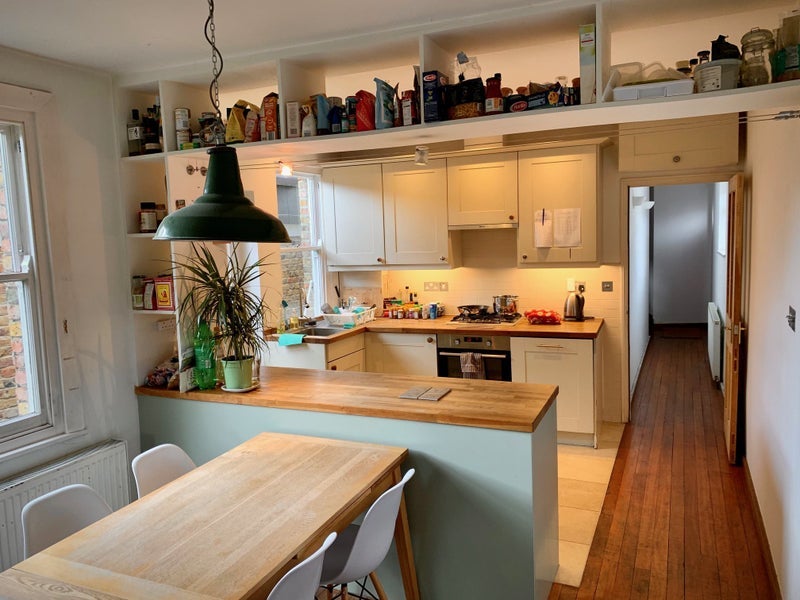Room Shaftesbury Road in Greater London