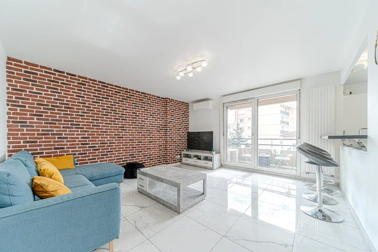 Flat Rue Antoine Charial in Lyon