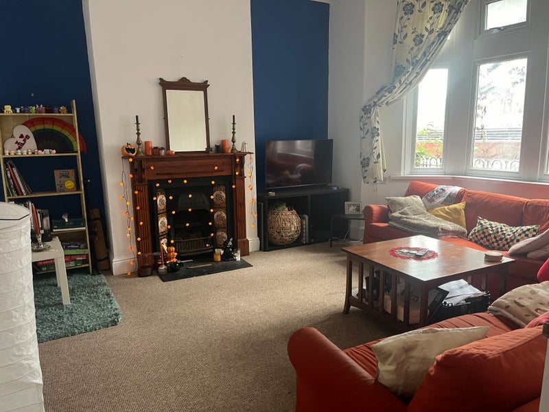Room Despenser Place in Cardiff