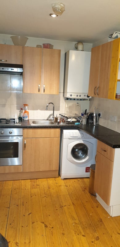Flat Essex Road in Greater London