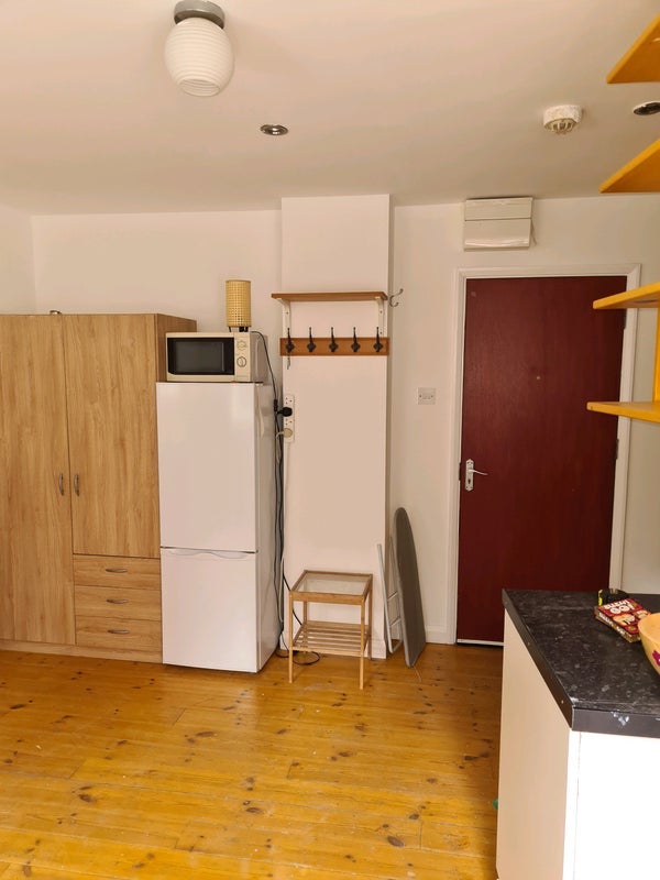 Flat Essex Road in Greater London