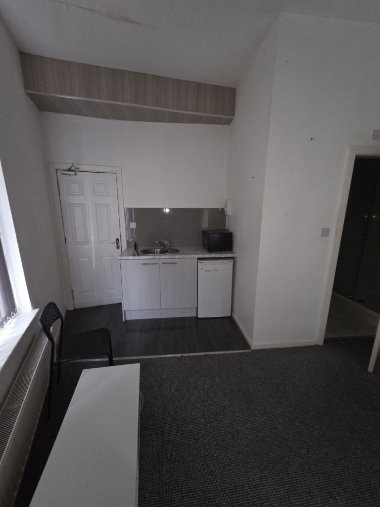 Room Parkside Road in Bradford