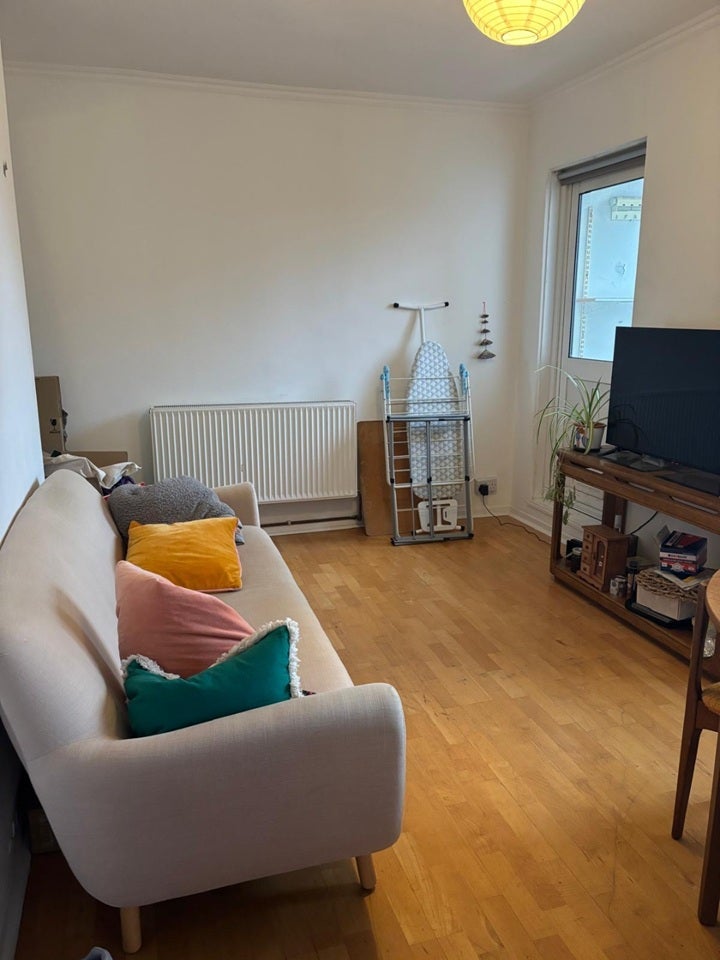 Flat Dorman Way in Greater London