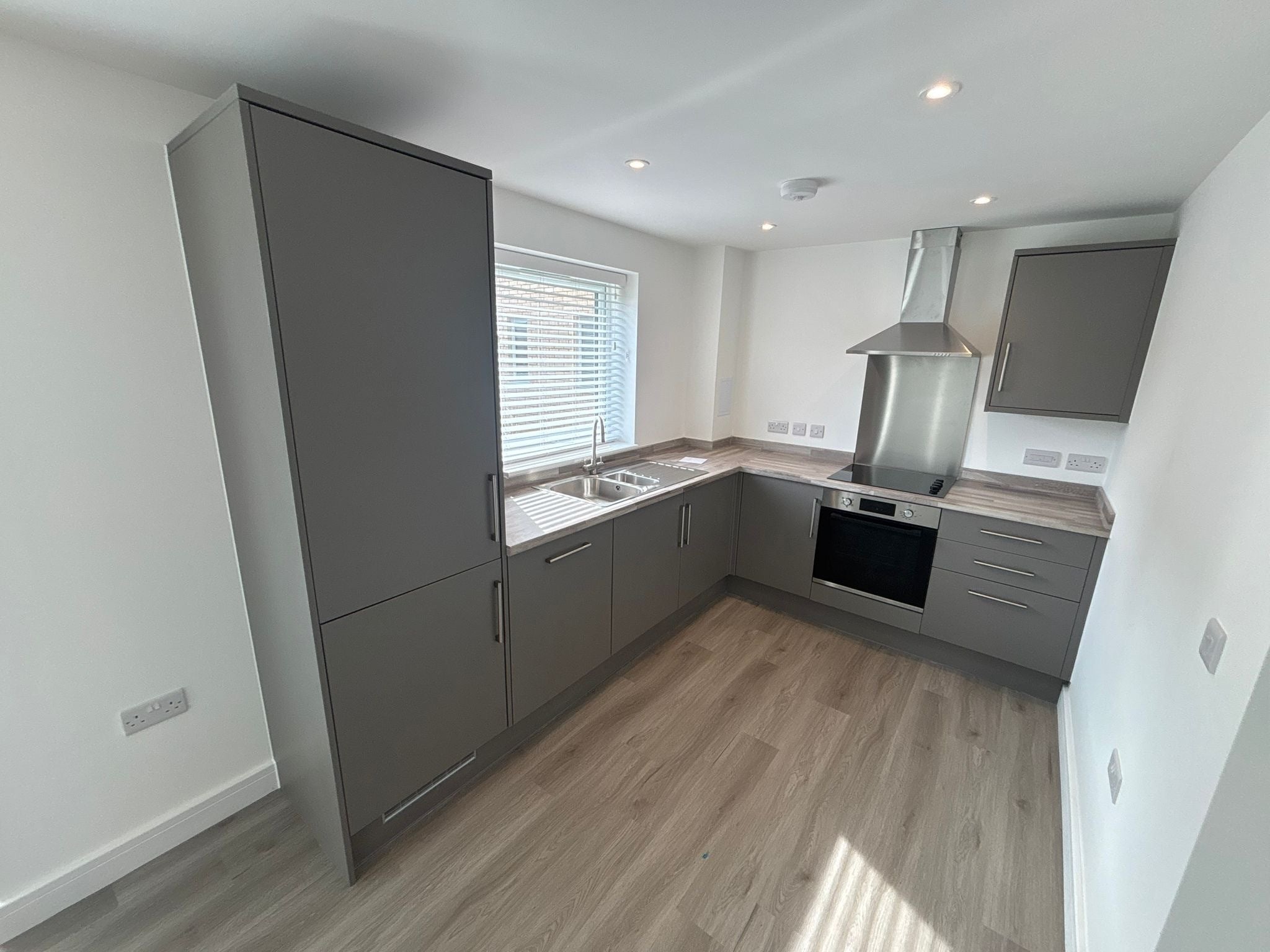 Flat Flamborough Close in Peterborough