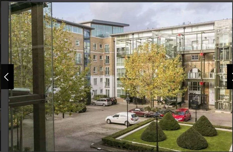 Flat Hopton Road in Greater London