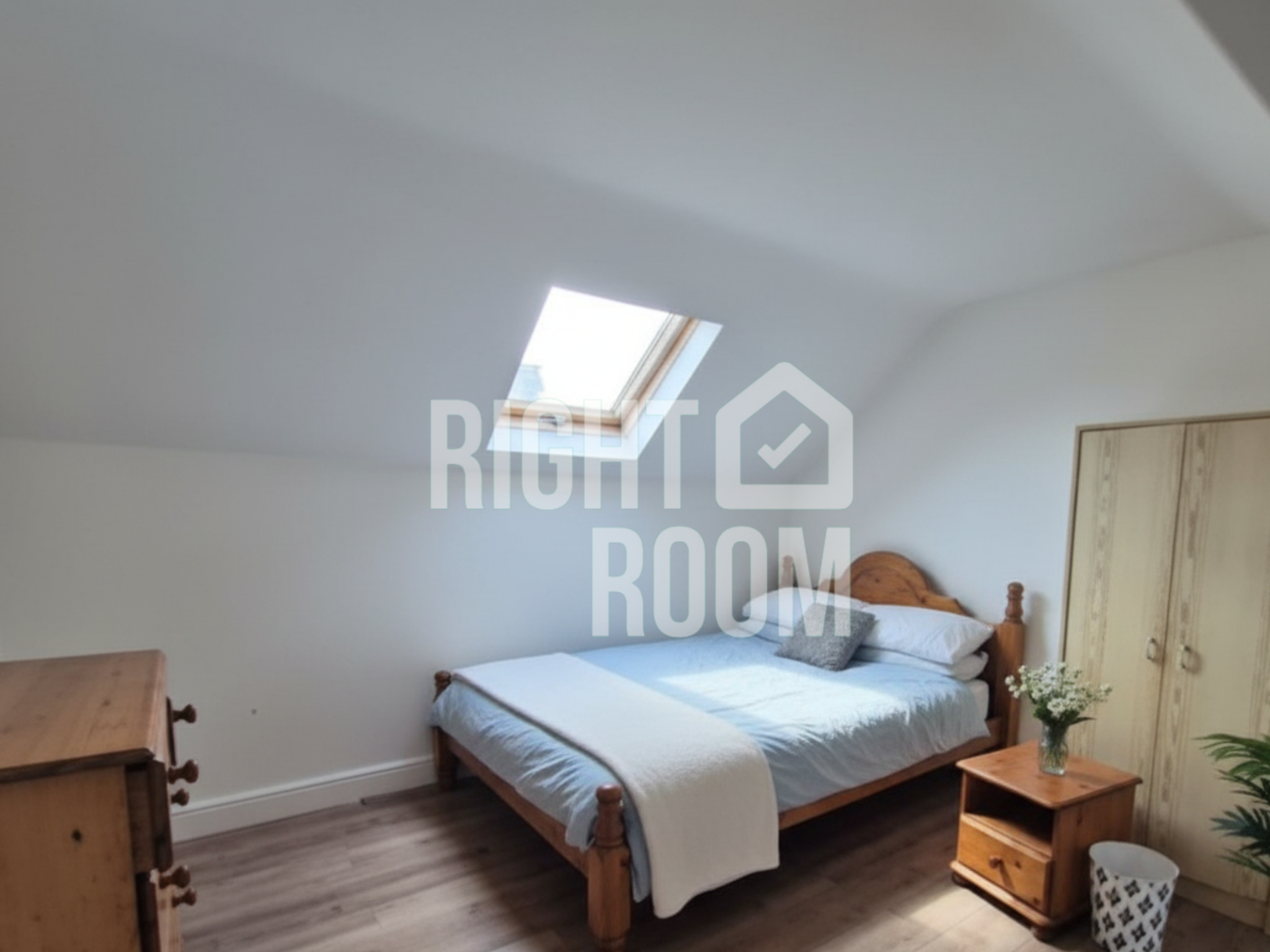 Flat Cobblestone Place in London