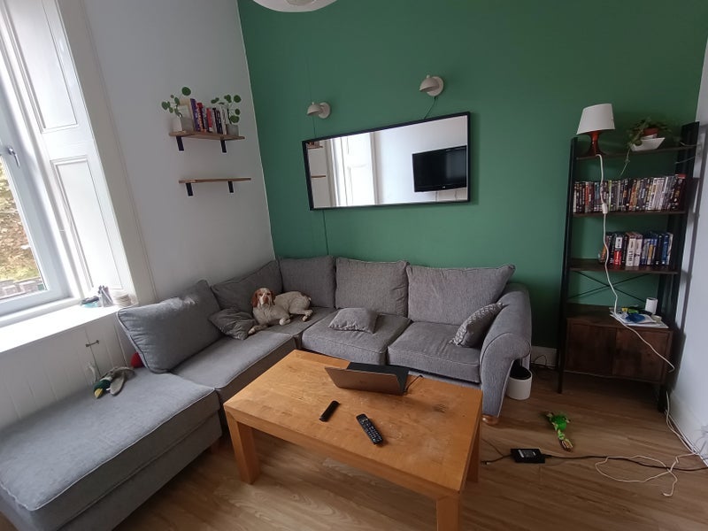 Room Hampden Lane in Glasgow