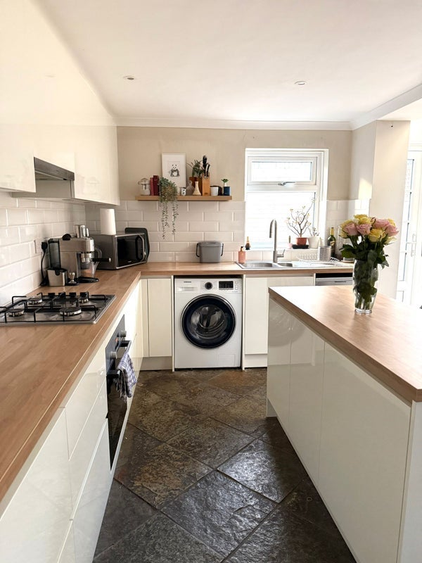 Room Kerrison Road in Greater London