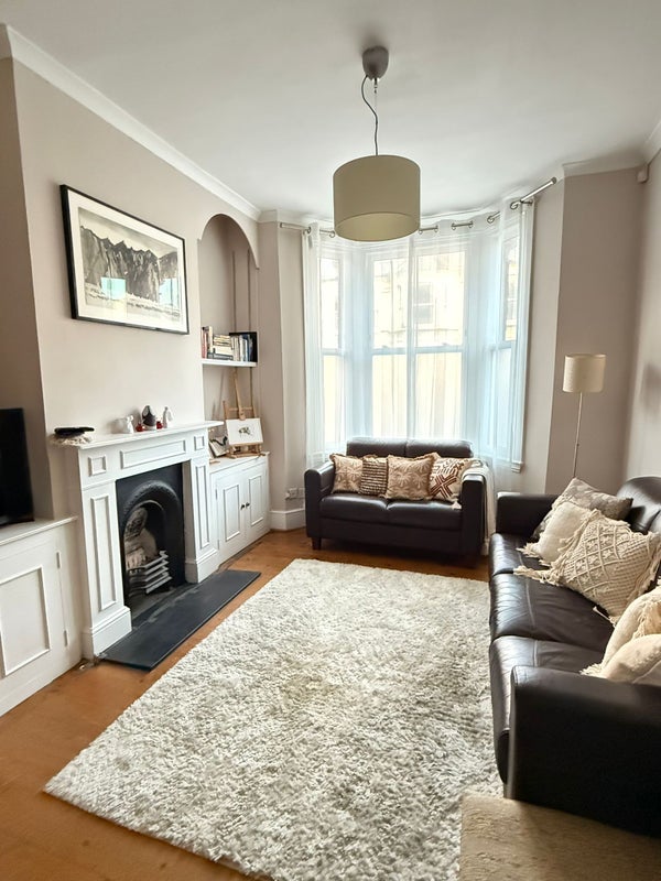Room Kerrison Road in Greater London