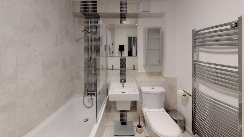 Room Clifton Place in Greater London