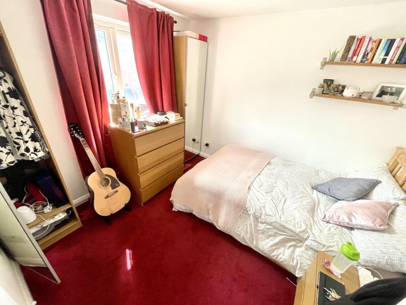 Room Clifton Place in Greater London