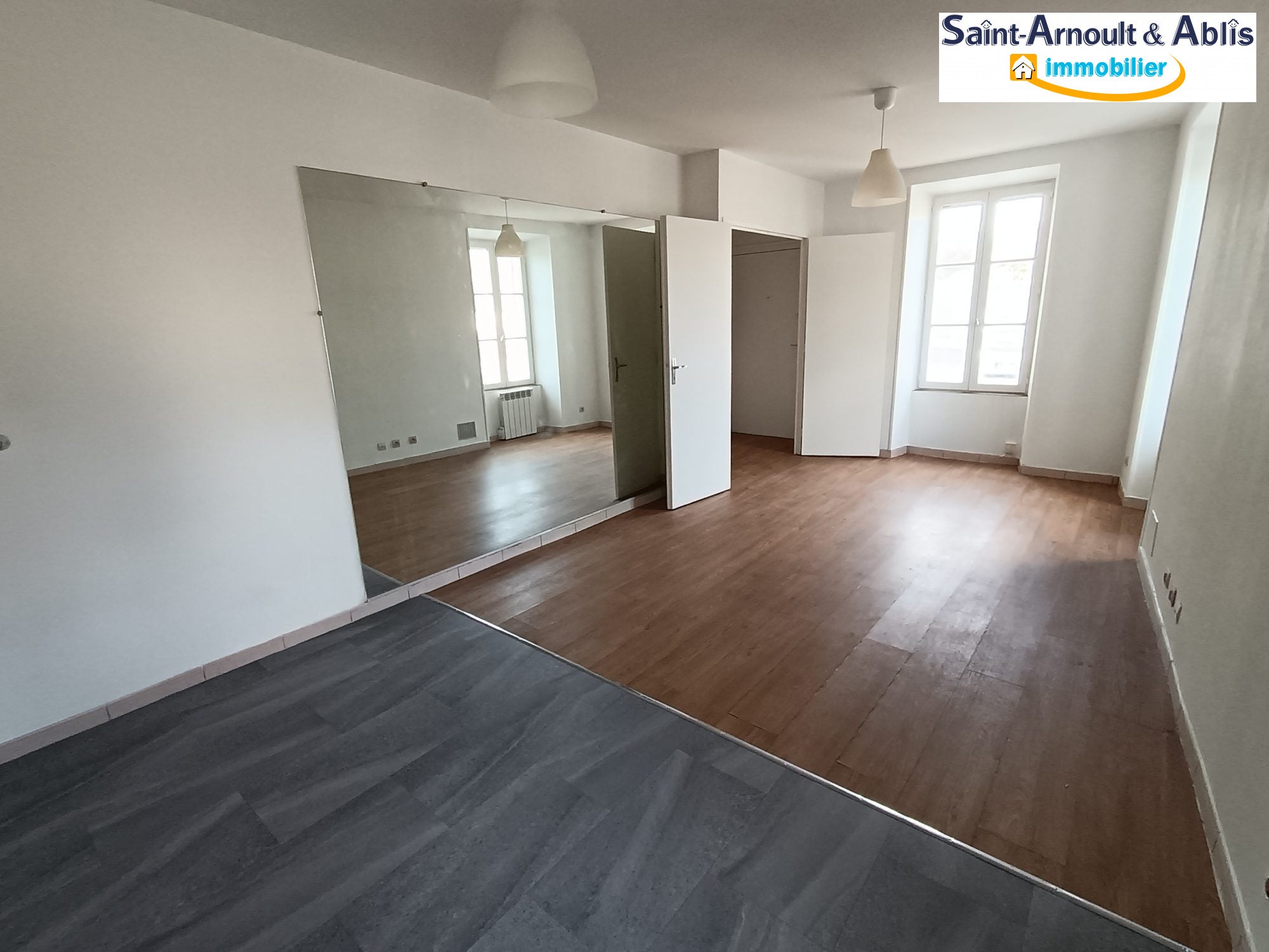 Appartement Place de l'Église à Sonchamp