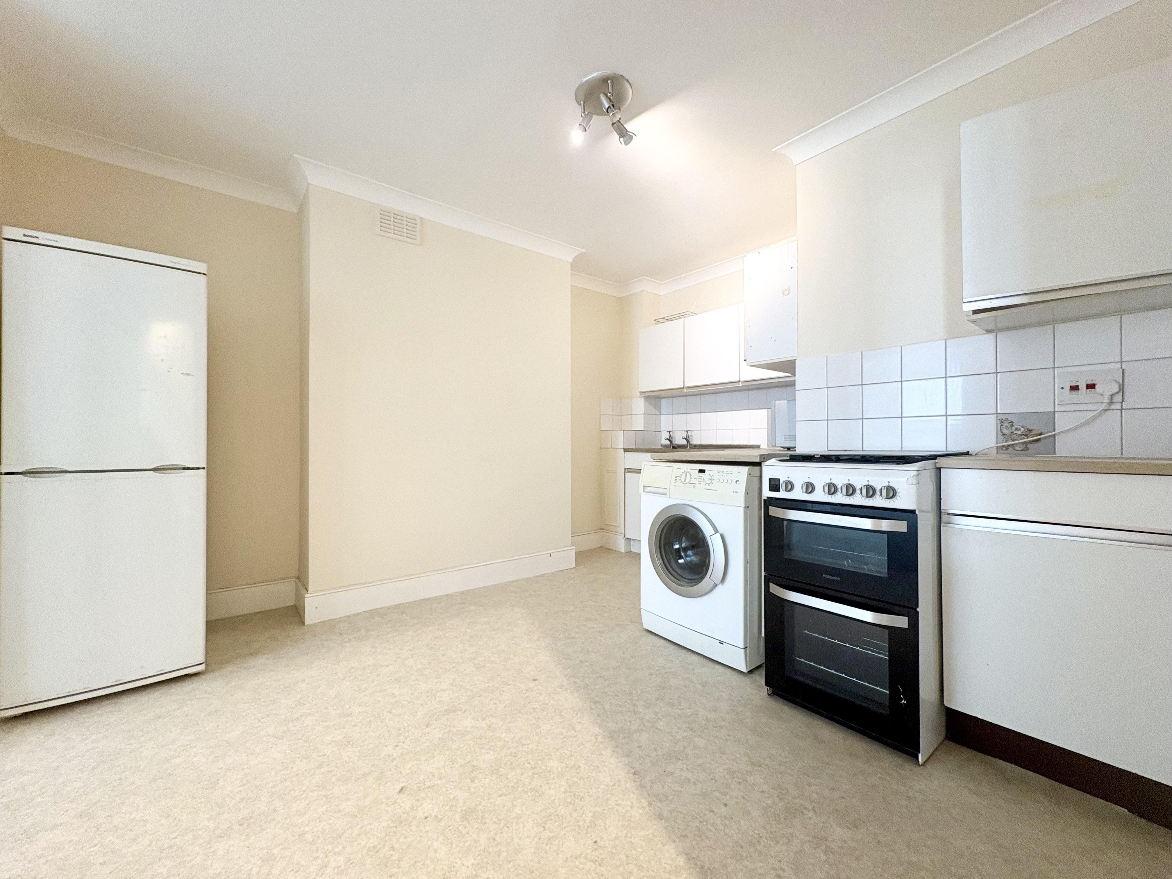 Flat Eglinton Road in Greater London
