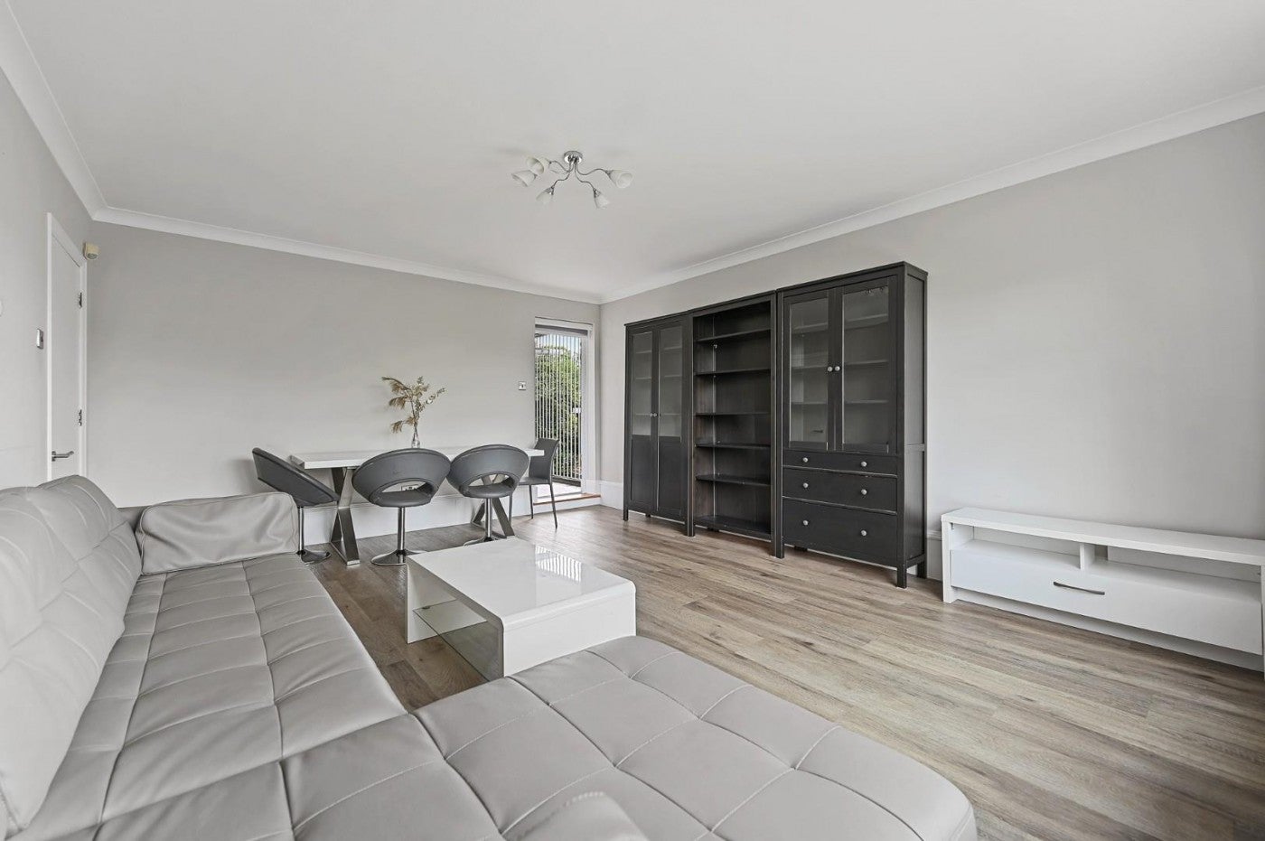 Flat Loudoun Road in City of Westminster