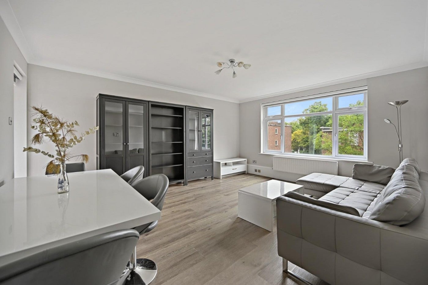 Flat Loudoun Road in City of Westminster