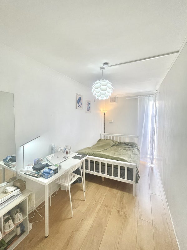 Room Eglinton Road in Greater London
