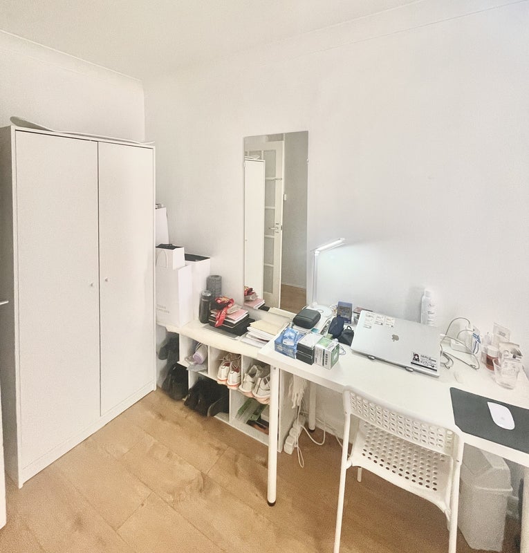 Room Eglinton Road in Greater London