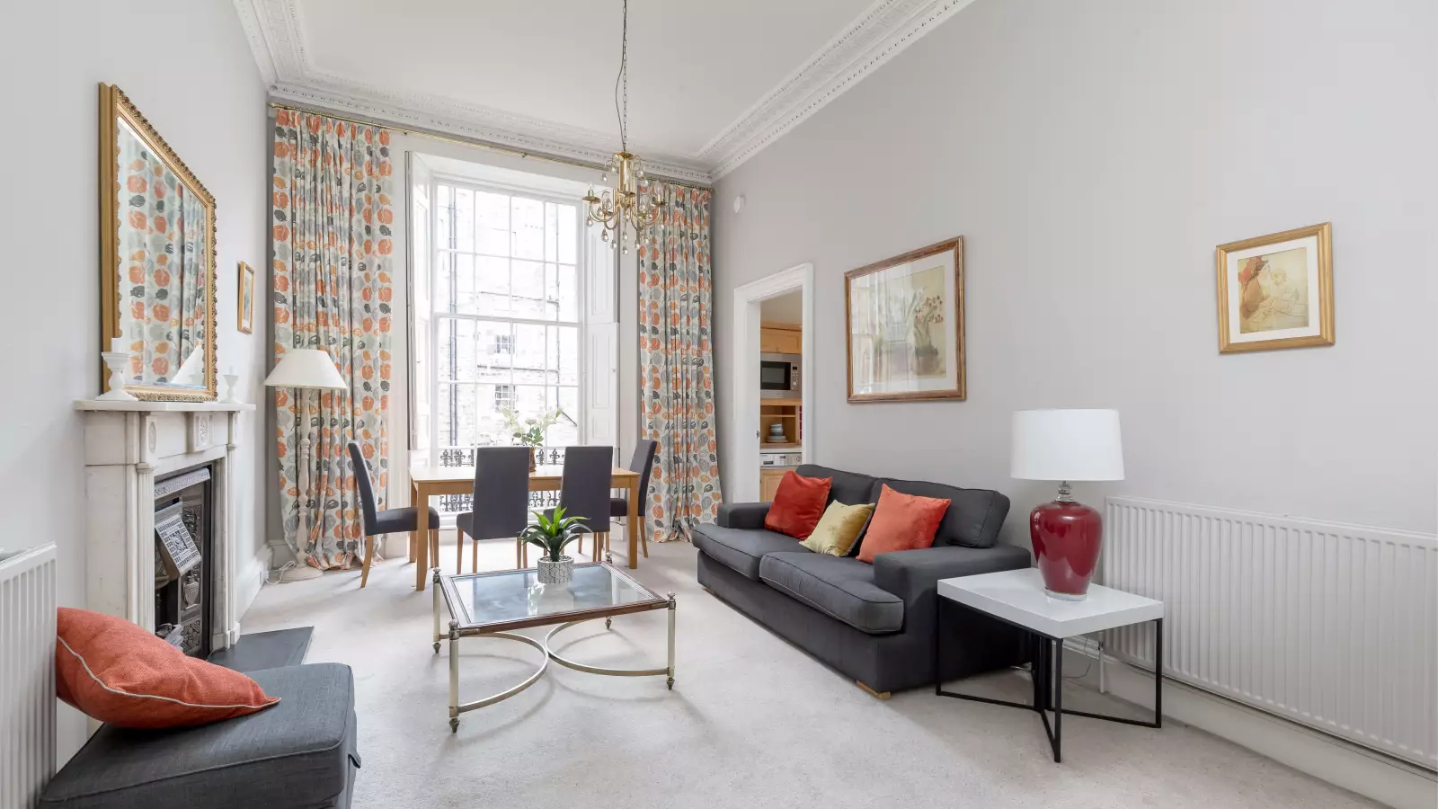 Flat Northumberland Street South East Lane in City of Edinburgh