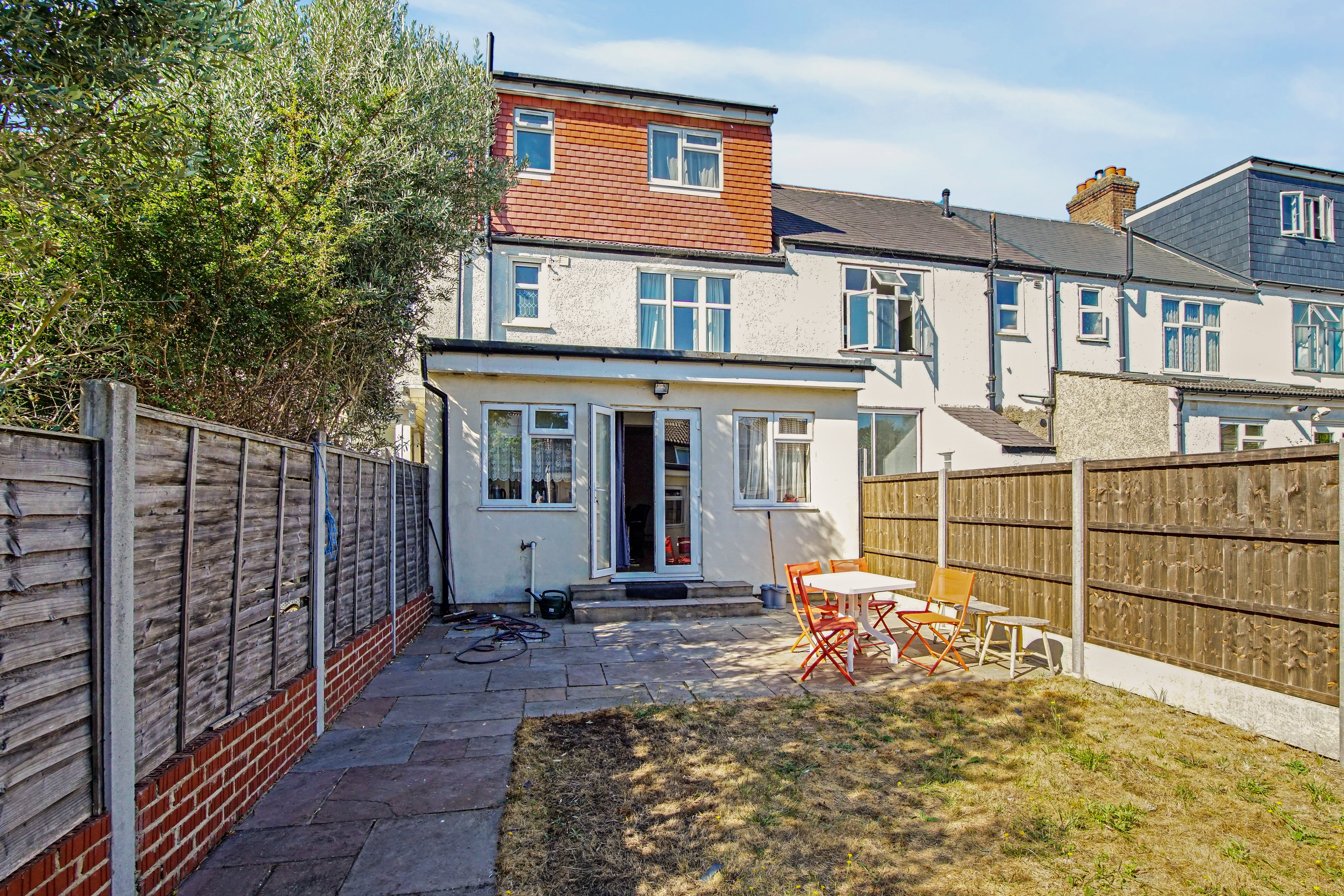 House Dixon Road in Greater London